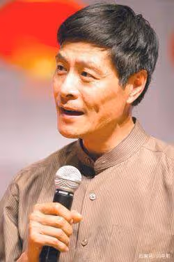 拋下馮鞏移居海外、轉身又鋃鐺入獄的劉偉,如今怎麼樣了
