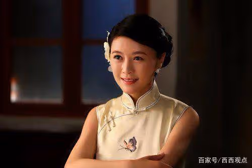 她曾是陸毅女友,丈夫入獄後去世守寡10年,如今卻美如少女