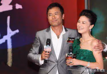 她曾是陸毅女友,丈夫入獄後去世守寡10年,如今卻美如少女