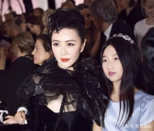她曾是陸毅女友,丈夫入獄後去世守寡10年,如今卻美如少女