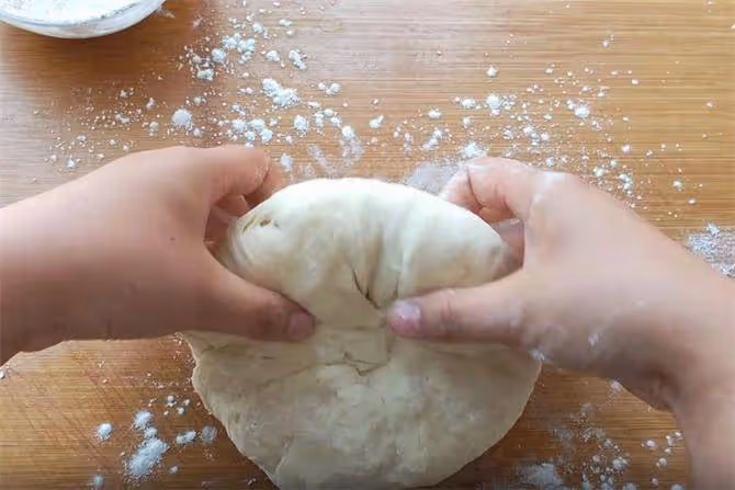 麵粉里加點溫水,飯碗一扣,個個蓬鬆鼓大泡,比油條簡單更好吃