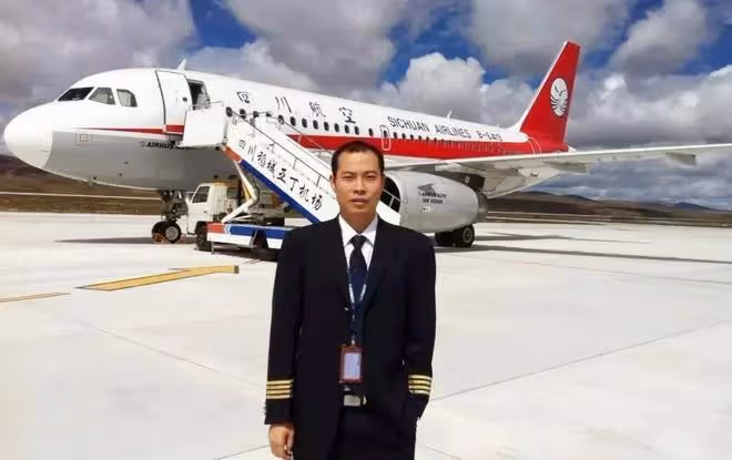 回顧「中國機長」劉傳健,34分鐘救128人,著陸後為何半年沒復飛