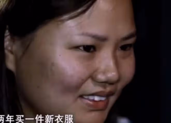 2003年三歲女兒擺攤時走失，17年後卻發現在隔壁，已結婚生子