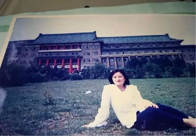 2010年,江蘇女子見一學生像前夫,調查後竟是她死了17年的兒子