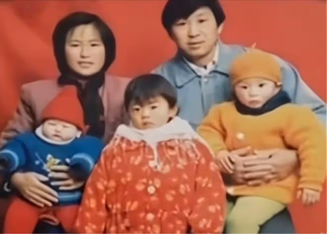 2010年，江蘇女子見一學生像前夫，調查後竟是她死了17年的兒子