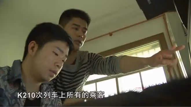 2015年,江西老闆讓4員工秘密押運3箱現金,不料160萬變泡沫瓷磚