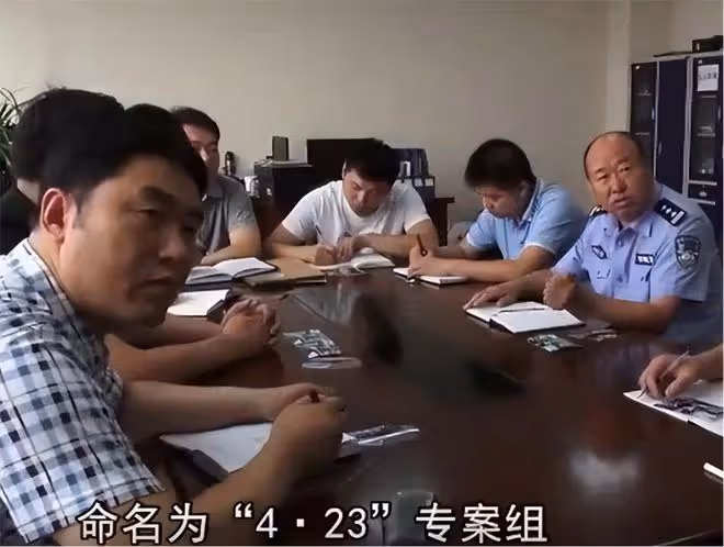 9年前,遼寧老兩口將162萬藏在床底,竟被人「誤打誤撞」洗劫一空