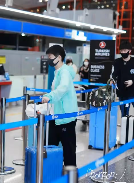 李寧緊急公關！發布視頻引發莎莎粉絲不滿！一單莎莎沒有單人照