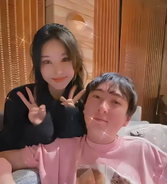 笑死了!黃一鳴曬王思聰聊天記錄拒付奶粉錢,男方哭窮糖塞太搞笑