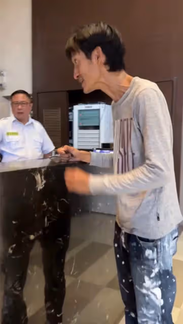 獨家｜唐治平裸上身現蹤淡水「瘦到肋骨盡現」　愛爾麗常如山伸援手邀當泰拳教練