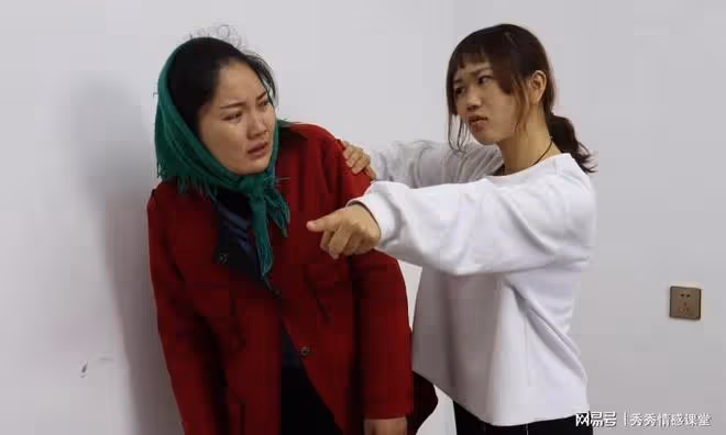 100萬陪嫁房,出差兩天成小叔子婚房,婆婆盲目自信:兒媳老實人