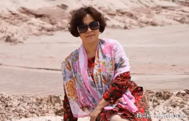 大媽撿到8萬元,報警後失主說九萬,大媽笑著說看來這錢不是你的