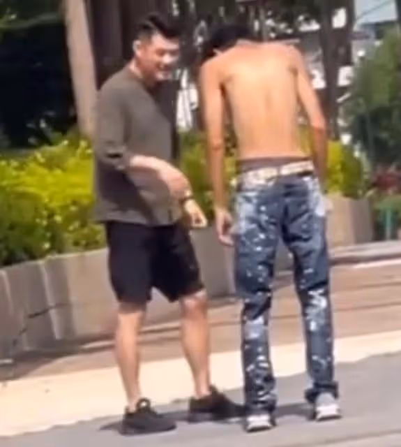 唐治平病情再次加重,瘦骨嶙峋在街頭奔跑,很多人想幫助他被拒絕