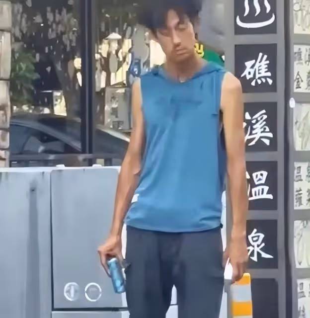 唐治平病情再次加重，瘦骨嶙峋在街頭奔跑，很多人想幫助他被拒絕