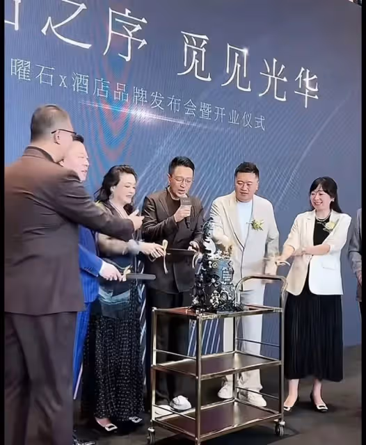 汪小菲青島酒店開幕,有人說有大S元素!網友:你太小瞧男人了!