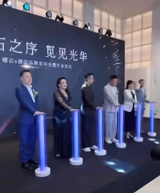 汪小菲青島酒店開幕,有人說有大S元素!網友:你太小瞧男人了!
