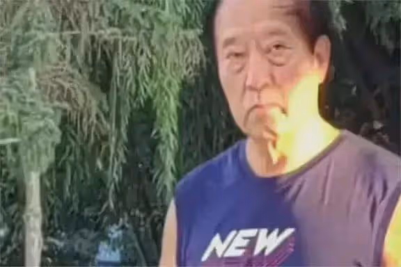 太慘!75歲牛群近況罕見曝光:滄桑衰老目光呆滯,離婚獨居貧民窟