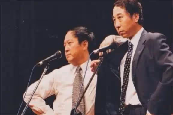 太慘!75歲牛群近況罕見曝光:滄桑衰老目光呆滯,離婚獨居貧民窟