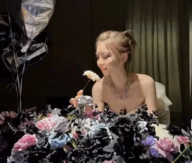 郭美美高調宣布分手,痛哭流涕稱被對方欺騙,二人曾多次炫富