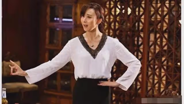 胡靜:嫁馬來西亞豪門,丈夫為了不與她分房睡,自己去摘除扁桃體