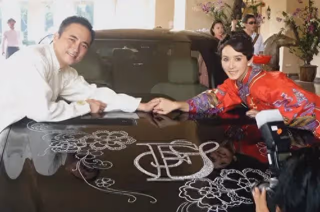 胡靜:嫁馬來西亞豪門,丈夫為了不與她分房睡,自己去摘除扁桃體