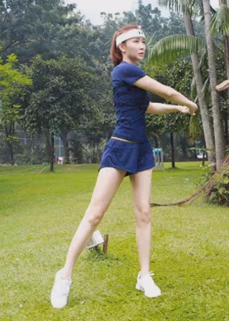 胡靜:嫁馬來西亞豪門,丈夫為了不與她分房睡,自己去摘除扁桃體