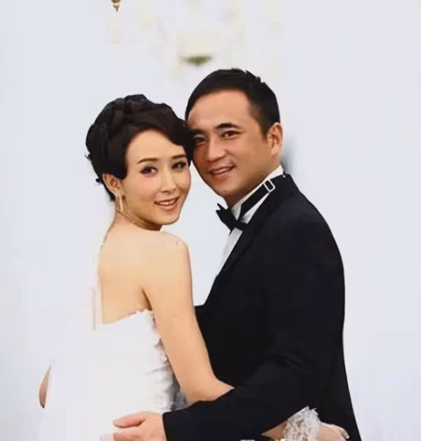 胡靜:嫁馬來西亞豪門,丈夫為了不與她分房睡,自己去摘除扁桃體