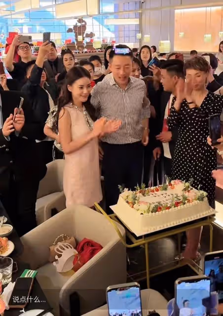 汪小菲張蘭馬筱梅與好友青島聚餐,張蘭透露重大喜訊,網友:期待