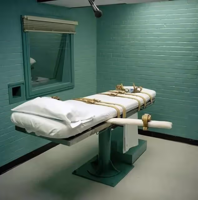 2009年，美國一強姦犯被注射死刑，結果連續行刑18次都不死