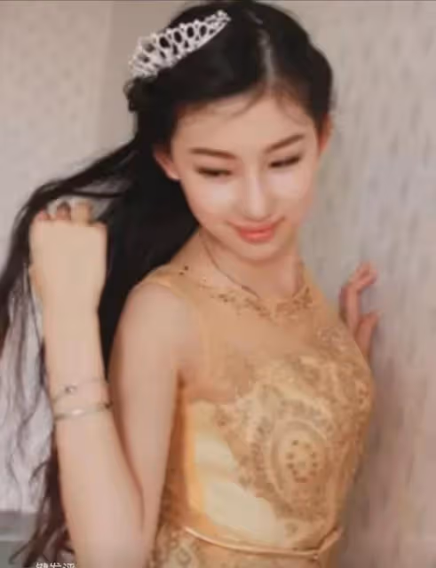 八年整成劉亦菲，還不如原來好看，她後悔了嗎？