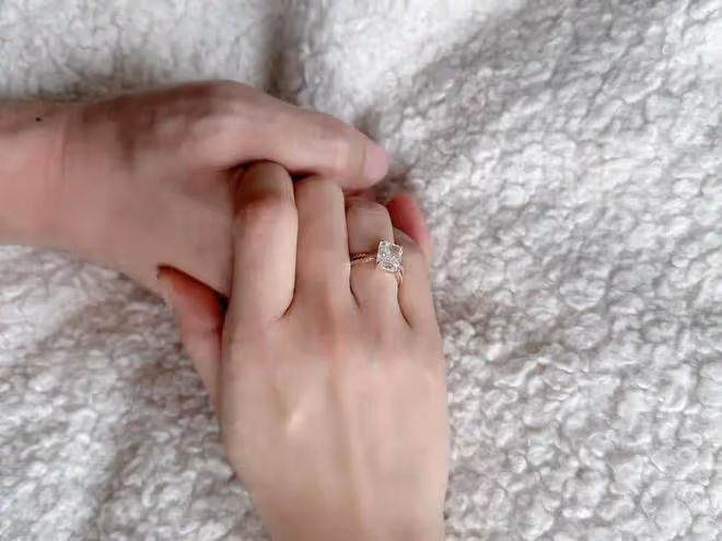 恭喜!39歲知名女星突然宣布結婚,與圈外男友拍拖兩年半終修成正果
