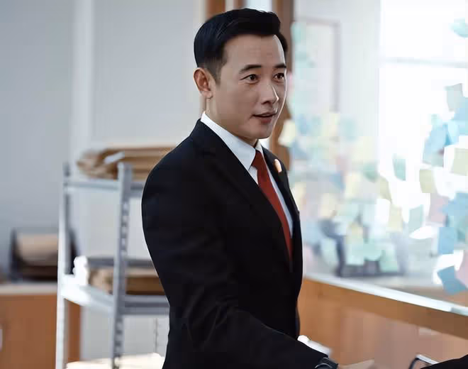 事實證明,42歲的羅晉,已在成為「非著名」演員的路上越走越遠