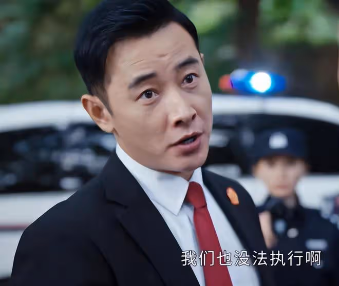事實證明,42歲的羅晉,已在成為「非著名」演員的路上越走越遠