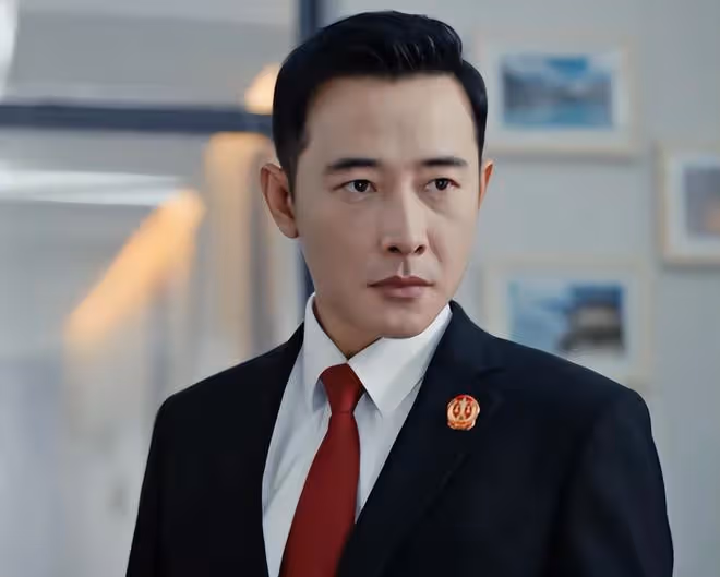 事實證明,42歲的羅晉,已在成為「非著名」演員的路上越走越遠