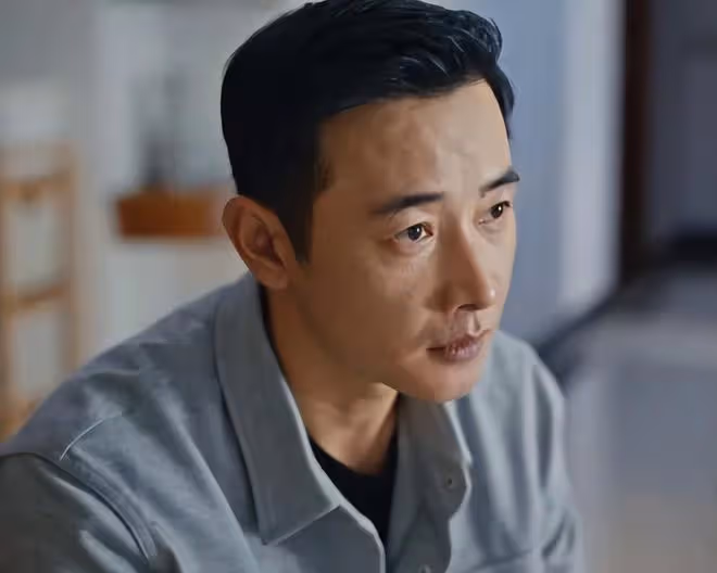 事實證明,42歲的羅晉,已在成為「非著名」演員的路上越走越遠