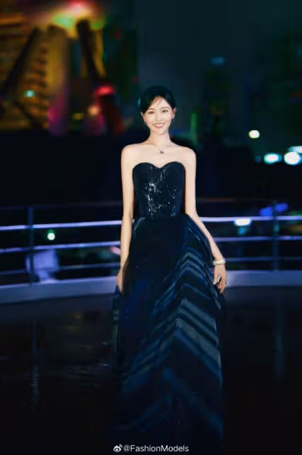 上海白玉蘭獎紅毯｜陳曉婚變風暴頂光頭首亮相　唐嫣穿Armani高訂優雅搶影后