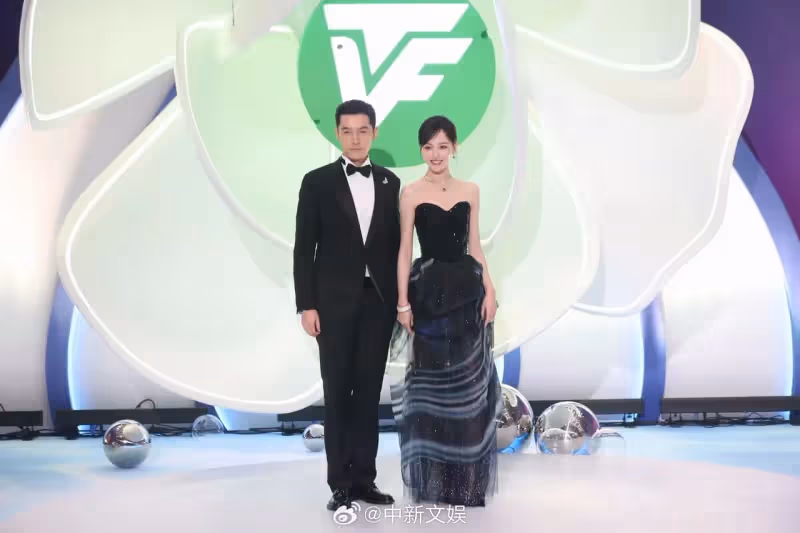 上海白玉蘭獎紅毯｜陳曉婚變風暴頂光頭首亮相　唐嫣穿Armani高訂優雅搶影后