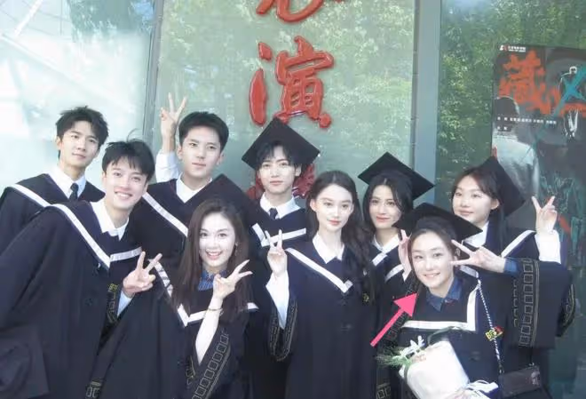 27歲竇靖童首演電視劇,近照神似王菲,娛樂圈關係戶越來越多了