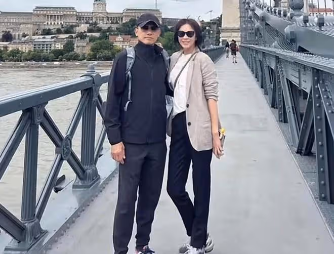 劉嘉玲曬全家福為老公慶生,夫妻高調撒糖,梁朝偉媽媽妹妹罕出鏡