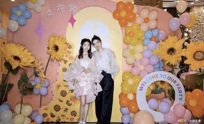 最美星二代!黃奕女兒小學畢業,11歲身高一米七,大長腿顏值逆天