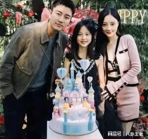 李小璐復婚無望哭暈!賈乃亮深夜後帶美女回家,甜馨將迎來新媽媽