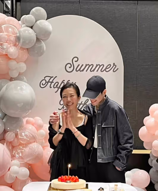 好浪漫!蕭敬騰為妻子林有慧慶祝51歲生日:祝我的阿豬瓜生日快樂