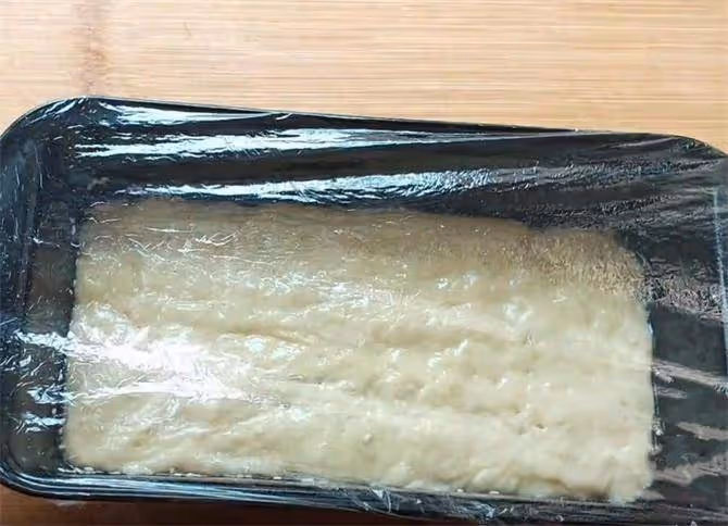 麵包新做法,手不沾面,不擀麵不揉面,鬆軟拉絲,這個太簡單了