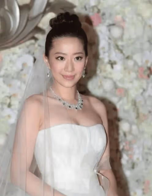 豪門兒媳汪圓圓十年婚姻幸福不變,嫁給玩具大王獨子如何穩固地位