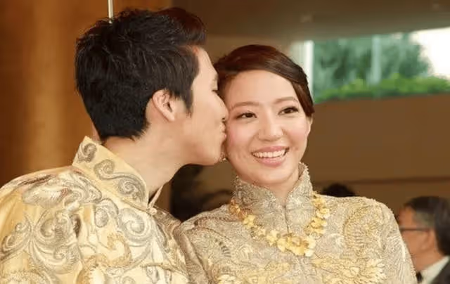豪門兒媳汪圓圓十年婚姻幸福不變，嫁給玩具大王獨子如何穩固地位
