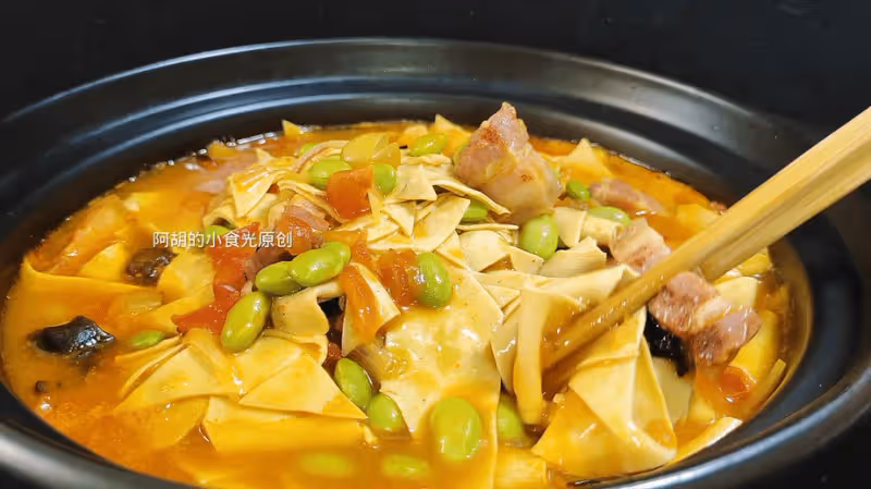 夏天這菜使勁吃,一碗都是高蛋白!燜一燜鮮軟無比,瞬間點燃食慾、超下飯