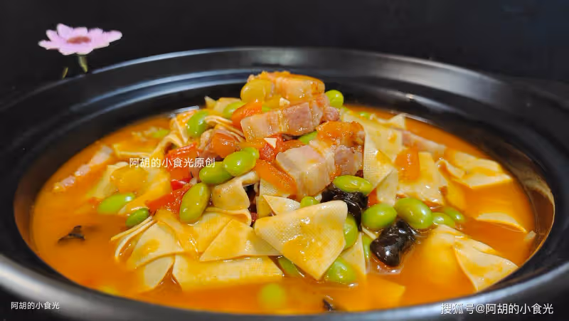 夏天這菜使勁吃,一碗都是高蛋白!燜一燜鮮軟無比,瞬間點燃食慾、超下飯