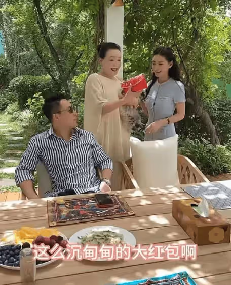 濃情蜜意!馬筱梅婚後重啟社交帳號惹爭議,首曬夫妻合影無畏質疑