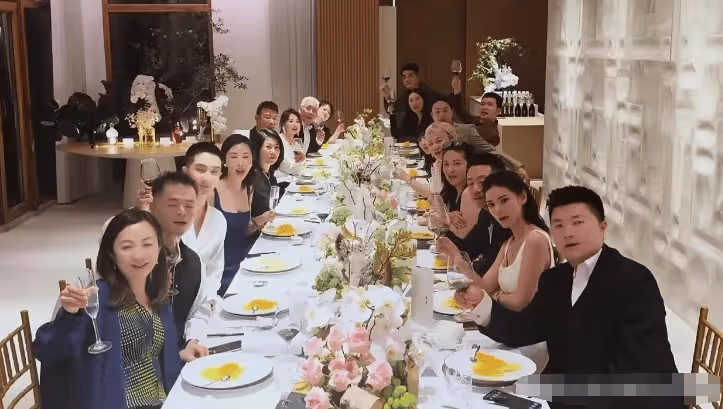 張蘭怒了!汪小菲達沃斯論壇英文演講遭惡意舉報,網友:跟他沒完