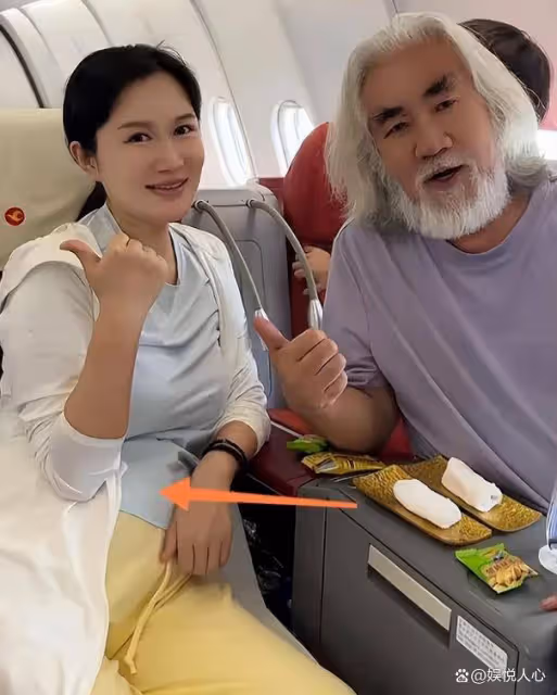 張紀中老婆凌晨3點想吃羊肉串!全家半夜飛新疆,把杜星霖寵上天